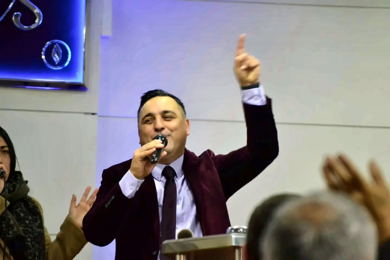 Predicación en el culto de Avenida Central Norte